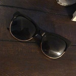 Chic sunglasses